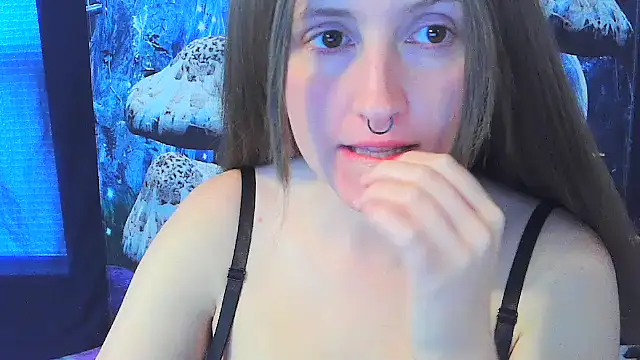 Snapshot of _hellostormy_ chatting on April 3, 2:37 pm hellostormy online show from April 3, 2:37 pm