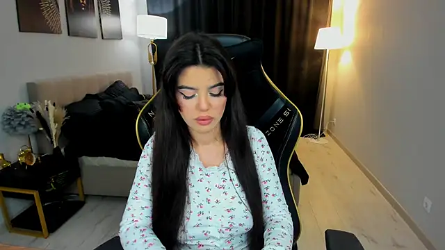 AlluringAriel online show from September 24, 11:35 am