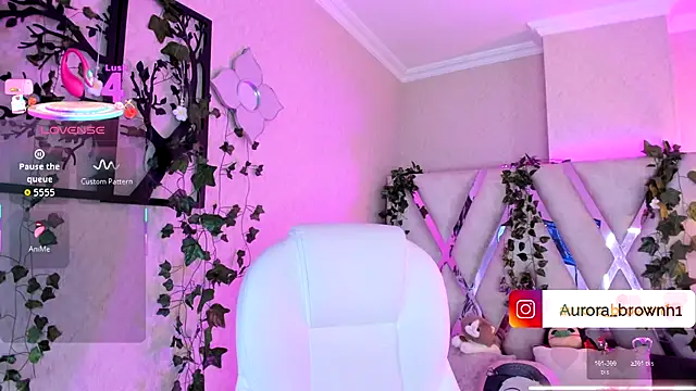 Aurora Brownn online show from November 27, 4:58 am