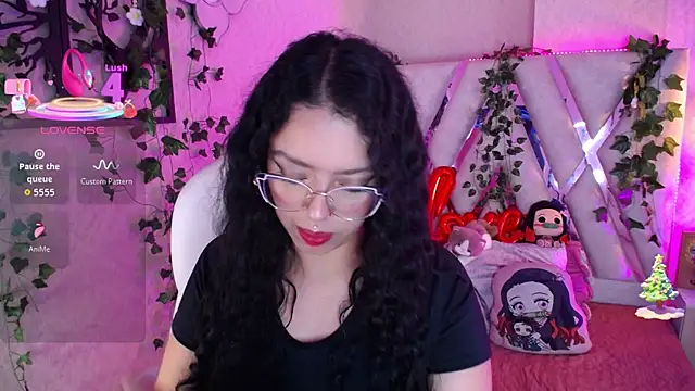 Aurora Brownn online show from December 3, 4:42 am