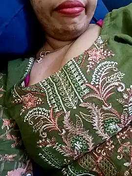 Snapshot of Haniya-143 chatting on November 22, 11:26 pm Haniya-143 online show from November 22, 11:26 pm