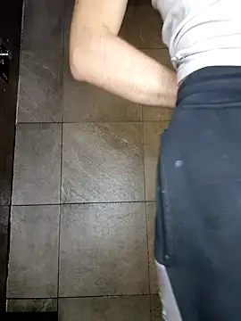 Snapshot of La_Chaudasse_98 chatting on February 1, 10:44 pm La Chaudasse 98 online show from February 1, 10:44 pm