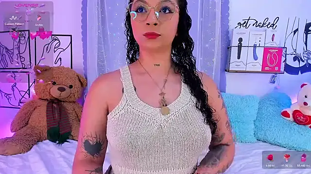 Mari Sweett online show from April 14, 7:09 pm