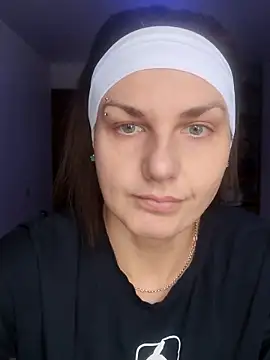 Snapshot of Magic__smile chatting on December 16, 8:09 am Magic smile online show from December 16, 8:09 am