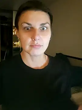 Snapshot of Magic__smile chatting on December 19, 4:57 pm Magic smile online show from December 19, 4:57 pm