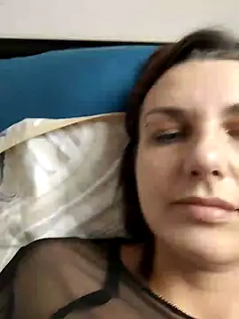 Snapshot of Magic__smile chatting on December 23, 8:33 am Magic smile online show from December 23, 8:33 am