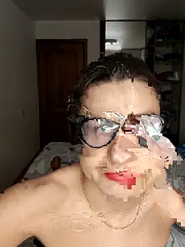 Snapshot of Magic__smile chatting on February 1, 5:49 am Magic smile online show from February 1, 5:49 am