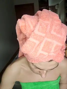 Snapshot of Magic__smile chatting on February 8, 12:39 pm Magic smile online show from February 8, 12:39 pm