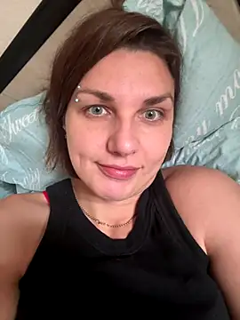 Snapshot of Magic__smile chatting on October 14, 8:59 am Magic smile online show from October 14, 8:59 am