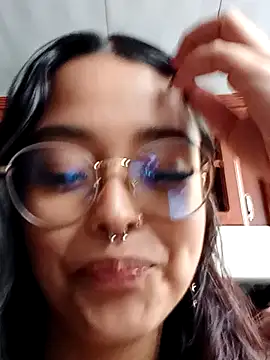 Ariana Pierce online show from December 19, 1:18 pm