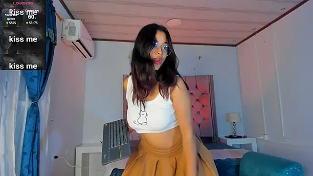 Ariana Pierce online show from January 6, 4:04 am