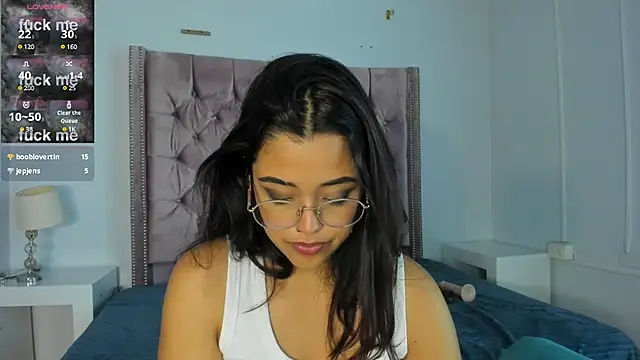 Ariana Pierce online show from February 7, 8:01 am