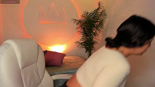 Ariana Pierce online show from November 28, 1:03 pm