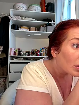 Snapshot of Engel_mia chatting on October 6, 1:19 pm Engel mia online show from October 6, 1:19 pm