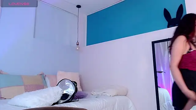 cami fire online show from March 8, 11:07 pm