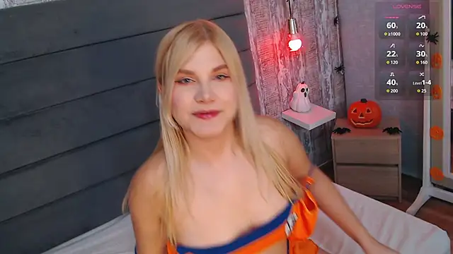 CrystalWoods94 online show from October 1, 1:50 pm