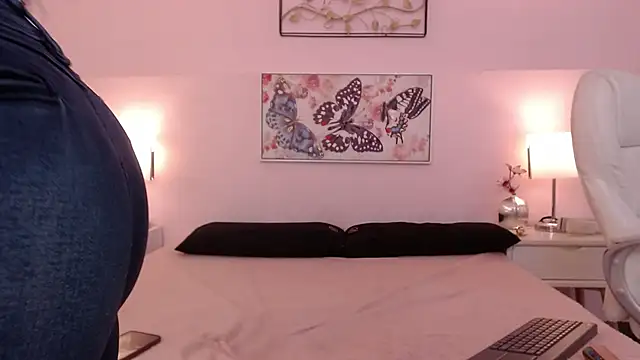 sara17  online show from October 22, 4:13 am