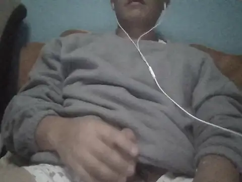 Snapshot of antonibell2222 chatting on March 29, 1:27 am antonibell2222 online show from March 29, 1:27 am