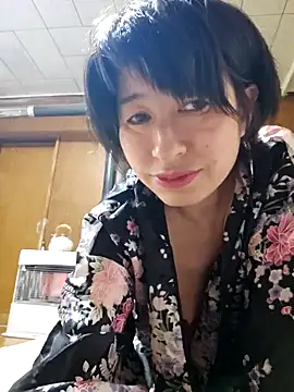 Snapshot of morikawa_sayaka chatting on December 31, 2:40 am morikawa sayaka online show from December 31, 2:40 am