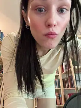 Mia Mia M online show from June 11, 5:11 pm