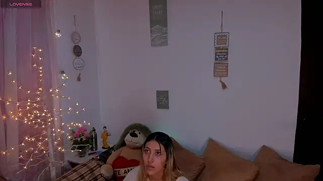 cuteweed420 online show from July 29, 8:18 pm
