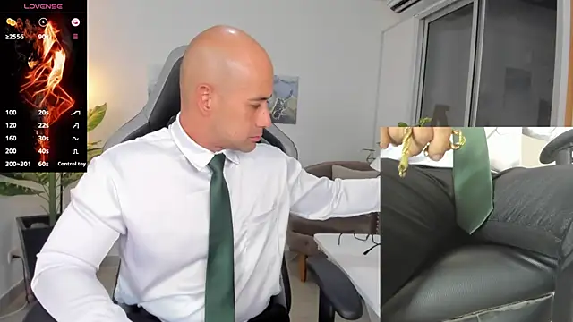 Snapshot of ryan_master_ chatting on January 10, 9:13 am ryan master online show from January 10, 9:13 am