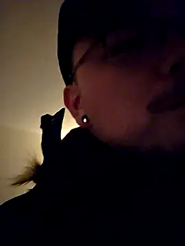 cmichaelxxx online show from March 21, 12:07 am