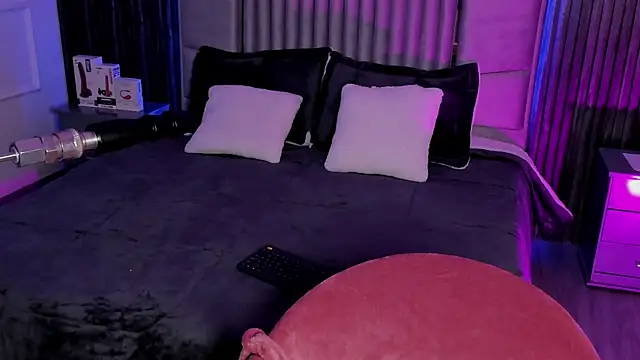 Lillyortiz online show from December 29, 10:23 am