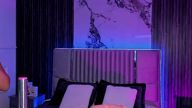 Lillyortiz online show from January 4, 10:34 pm