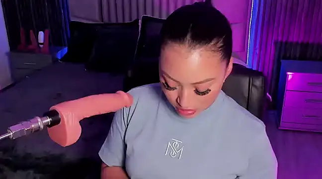 Lillyortiz online show from January 28, 9:29 pm