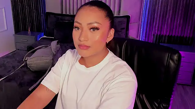 Lillyortiz online show from February 13, 10:33 pm