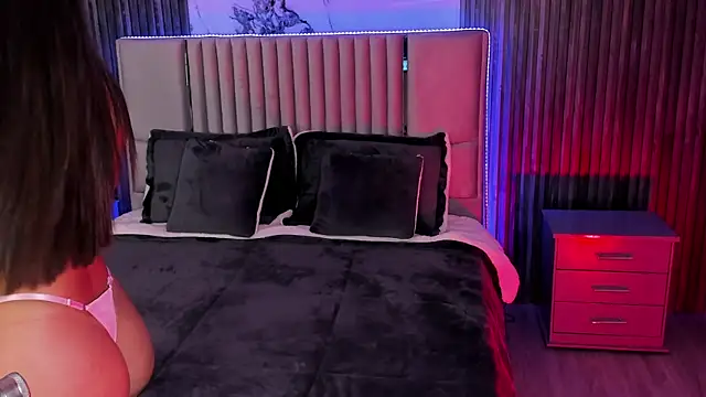 Lillyortiz online show from March 8, 2:45 am