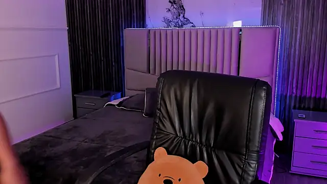 Lillyortiz online show from October 9, 8:07 pm