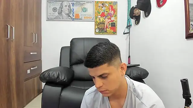 Snapshot of boss_of_cash chatting on October 1, 2:01 pm boss of cash online show from October 1, 2:01 pm