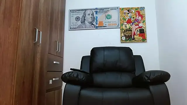 Snapshot of boss_of_cash chatting on December 2, 8:26 pm boss of cash online show from December 2, 8:26 pm