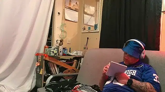 Snapshot of TwoFarty240 chatting on March 22, 9:29 pm TwoFarty240 online show from March 22, 9:29 pm