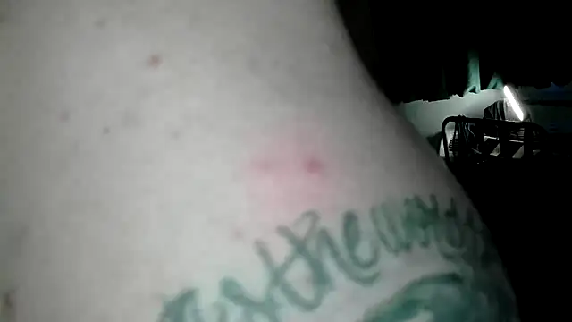 Snapshot of TwoFarty240 chatting on April 2, 12:36 pm TwoFarty240 online show from April 2, 12:36 pm