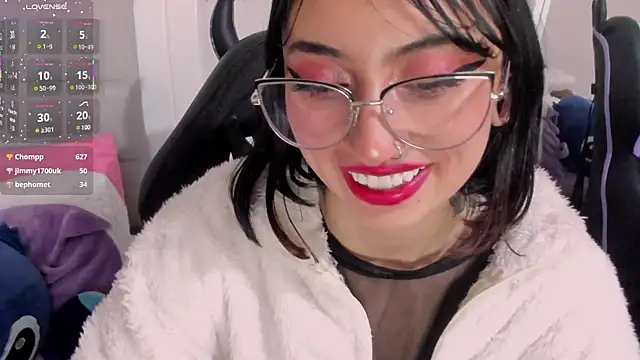 Snapshot of Any_Roussee chatting on March 15, 11:08 am Any Roussee online show from March 15, 11:08 am