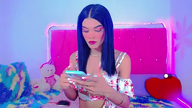 Theylor Rouse online show from February 4, 1:13 am