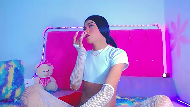 Theylor Rouse online show from February 13, 6:09 am