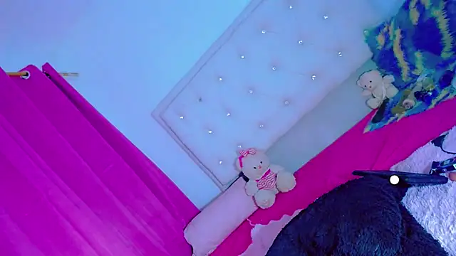 Theylor Rouse online show from March 25, 8:42 am