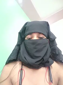Snapshot of Aafreen_36 chatting on May 18, 2:51 am Aafreen 36 online show from May 18, 2:51 am