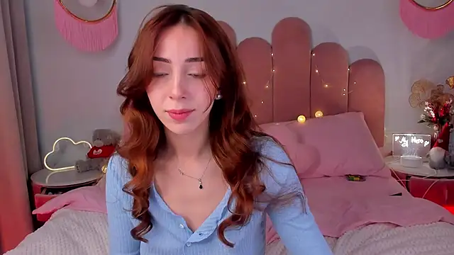 ElsaYoung online show from January 4, 9:43 am