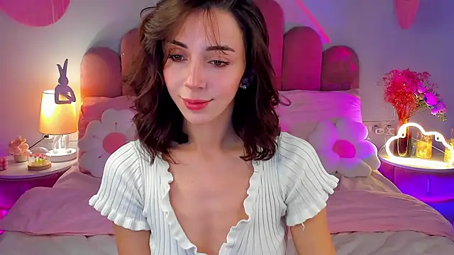 Snapshot of ElsaYoung chatting on October 11, 7:01 pm ElsaYoung online show from October 11, 7:01 pm