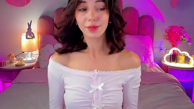 Snapshot of ElsaYoung chatting on October 12, 7:24 pm ElsaYoung online show from October 12, 7:24 pm