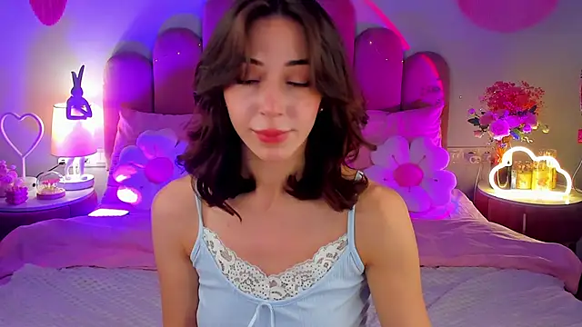 Snapshot of ElsaYoung chatting on November 20, 7:46 pm ElsaYoung online show from November 20, 7:46 pm