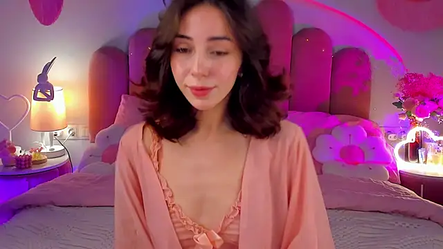 Snapshot of ElsaYoung chatting on November 30, 8:13 pm ElsaYoung online show from November 30, 8:13 pm