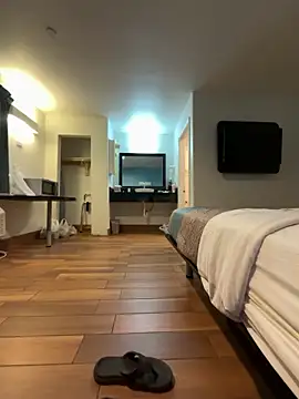 Snapshot of Texascoastedger chatting on September 13, 8:25 am Texascoastedger online show from September 13, 8:25 am