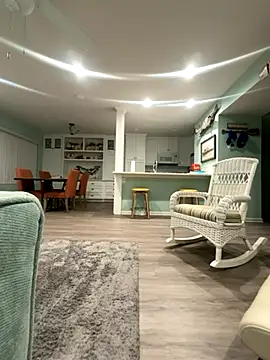 Snapshot of Texascoastedger chatting on October 23, 8:46 am Texascoastedger online show from October 23, 8:46 am