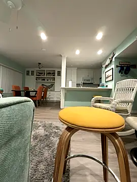 Snapshot of Texascoastedger chatting on October 25, 9:06 am Texascoastedger online show from October 25, 9:06 am